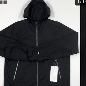 BRAND NEW Lulu lemon lite rain wind breaker